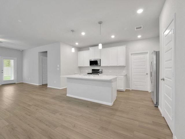 104 Clay Creek Lane, Montgomery, TX 77316