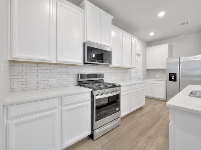 104 Clay Creek Lane, Montgomery, TX 77316