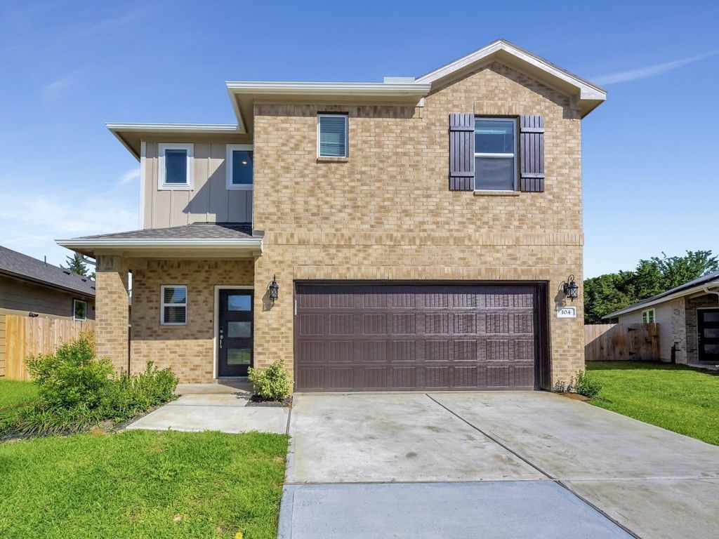 104 Clay Creek Lane, Montgomery, TX 77316