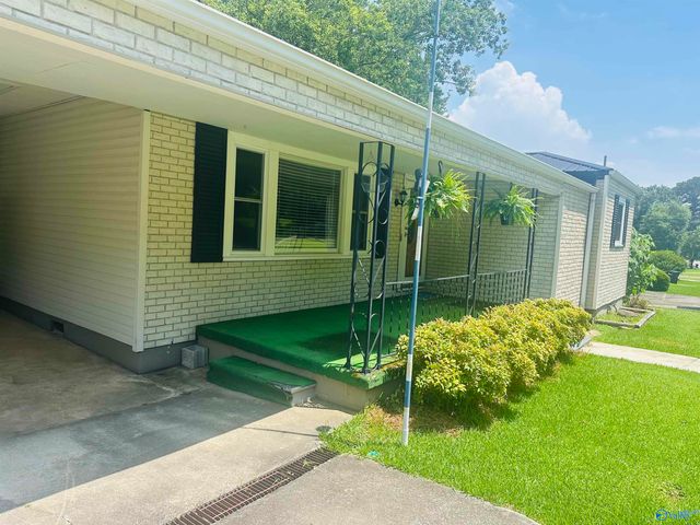 1931 Noccalula Road, Gadsden, AL 35904