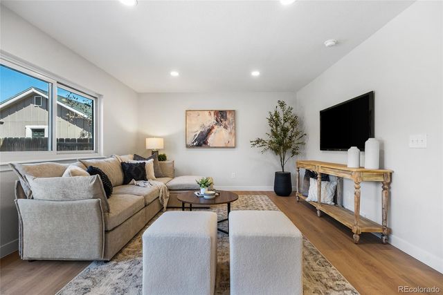 7570 S Rosemary Circle, Centennial, CO 80112