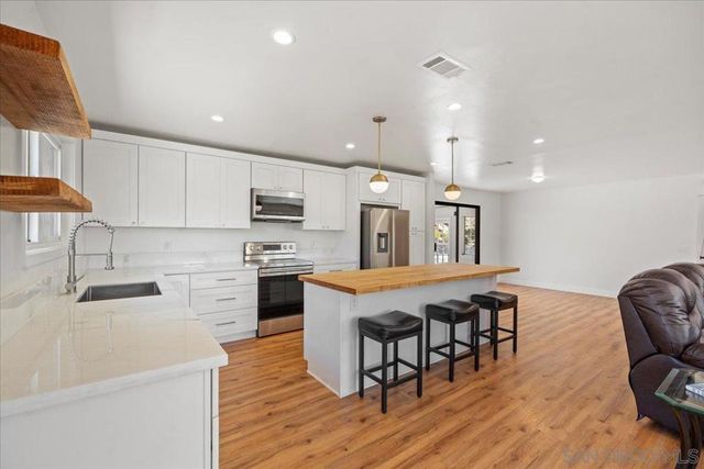 3548 Laurashawn Ln, Escondido, CA 92026