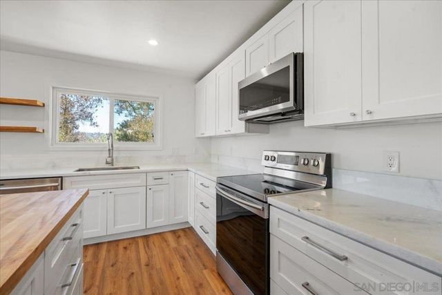 3548 Laurashawn Ln, Escondido, CA 92026