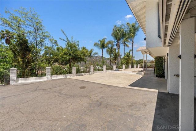 3548 Laurashawn Ln, Escondido, CA 92026