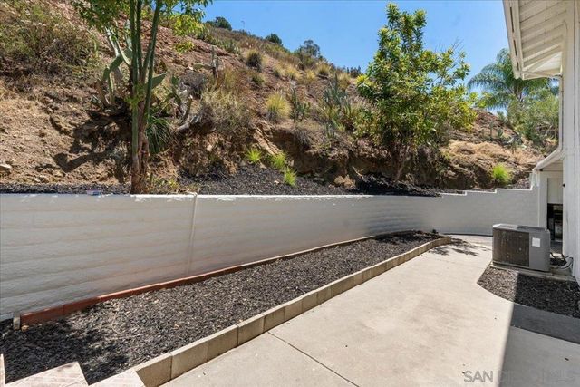 3548 Laurashawn Ln, Escondido, CA 92026