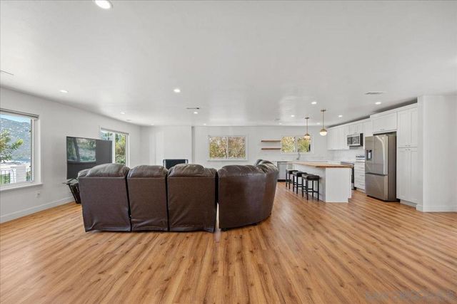 3548 Laurashawn Ln, Escondido, CA 92026