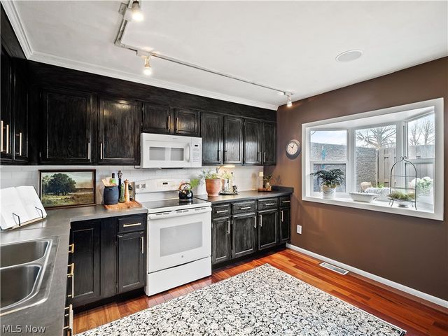 53 Greenfield Court, Berea, OH 44017