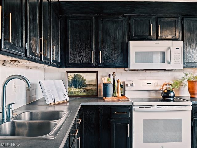 53 Greenfield Court, Berea, OH 44017