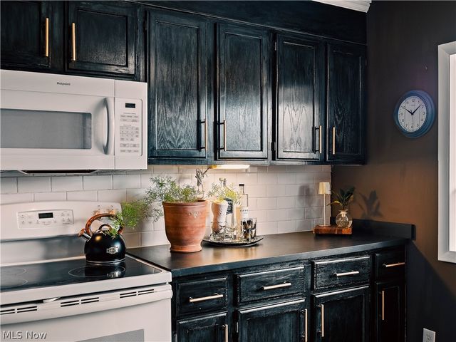 53 Greenfield Court, Berea, OH 44017