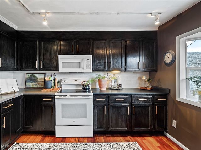 53 Greenfield Court, Berea, OH 44017