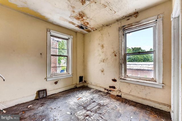 504 STUYVESANT AVE, Trenton, NJ 08618