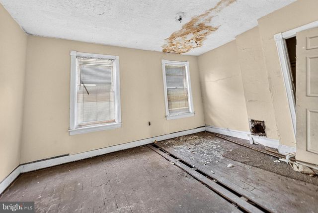 504 STUYVESANT AVE, Trenton, NJ 08618