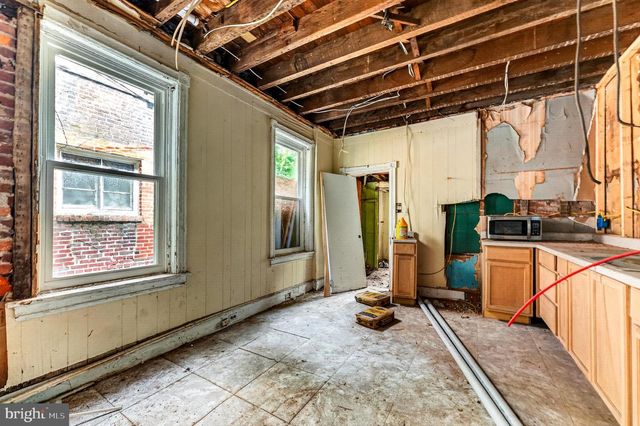 504 STUYVESANT AVE, Trenton, NJ 08618