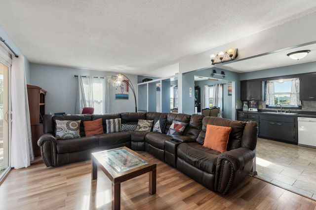 2130 Douglas Drive N, Golden Valley, MN 55422