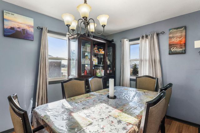 2130 Douglas Drive N, Golden Valley, MN 55422