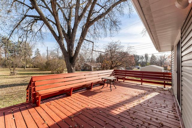 2130 Douglas Drive N, Golden Valley, MN 55422