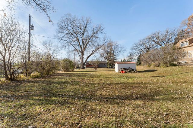 2130 Douglas Drive N, Golden Valley, MN 55422