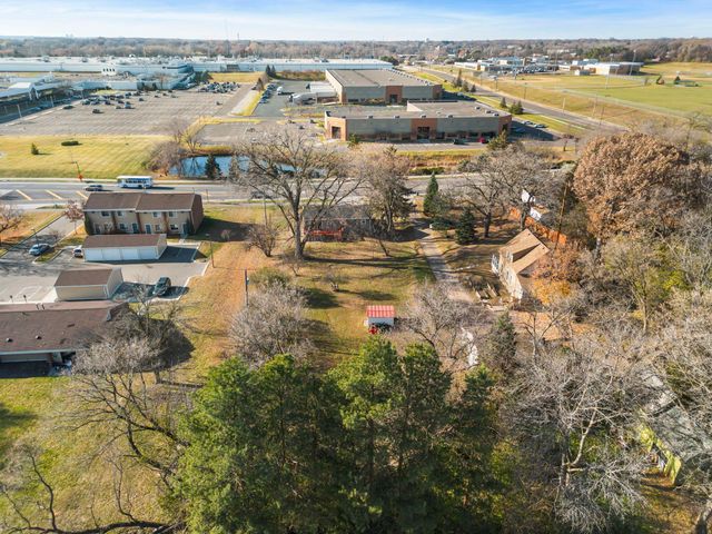 2130 Douglas Drive N, Golden Valley, MN 55422