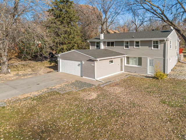 2130 Douglas Drive N, Golden Valley, MN 55422