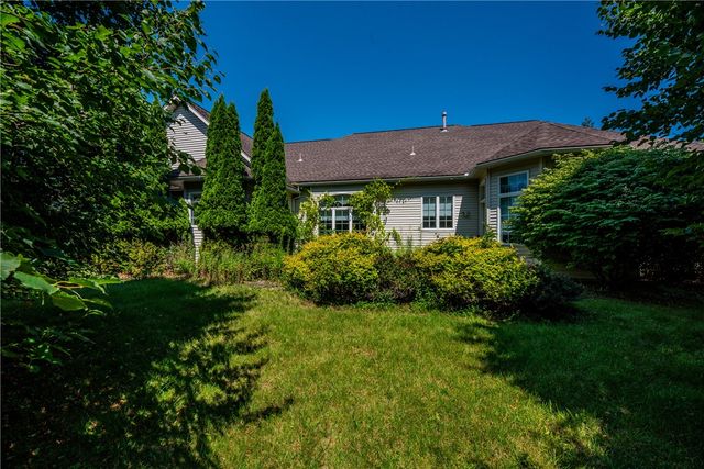 34 Olde Prestwick Way, Perinton, NY 14526