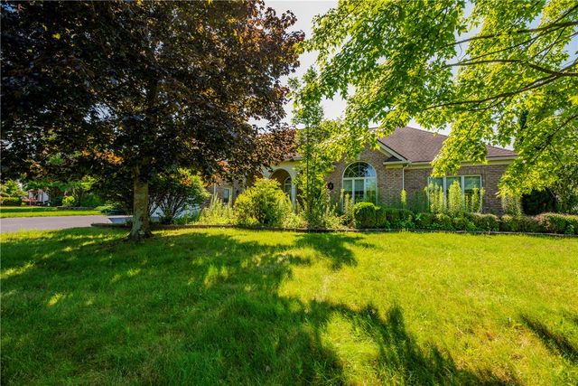 34 Olde Prestwick Way, Perinton, NY 14526