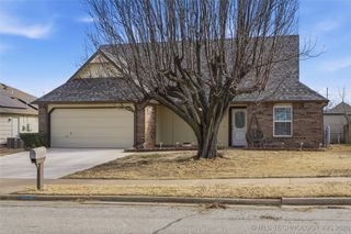 12021 S Forest Place, Jenks, OK 74037