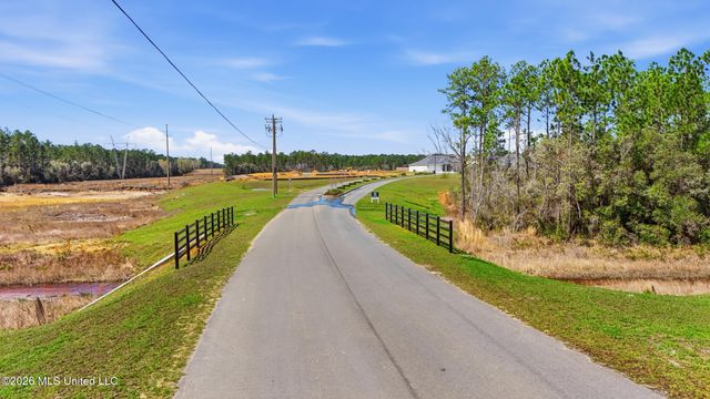 13601 Winterberry Drive, Biloxi, MS 39532