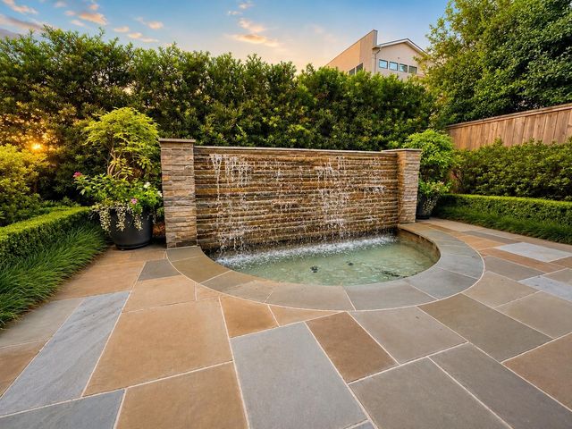 1301 Peden Street, Houston, TX 77006