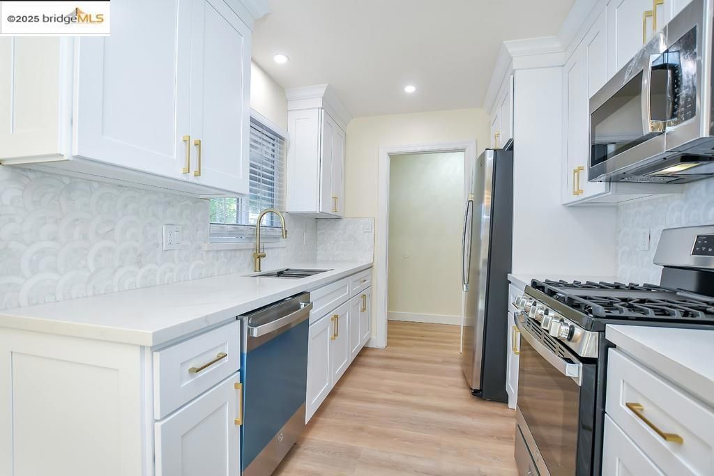 Image 2 of property listing at 1660 Jenkinson Drive, Concord, CA 94520