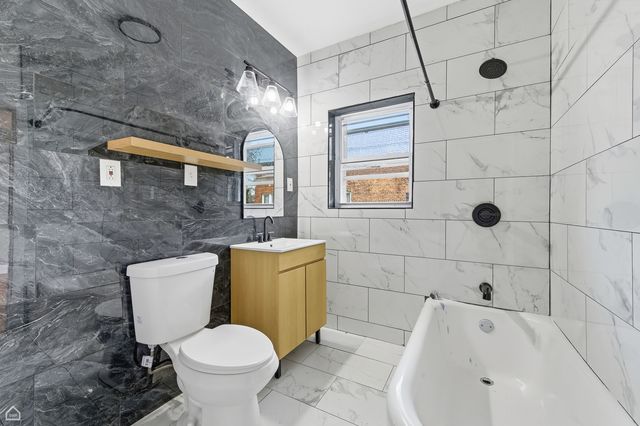 7824 S Euclid Avenue, Chicago, IL 60649