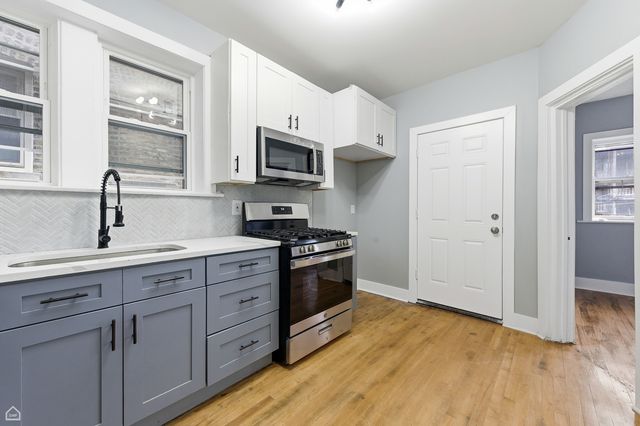 7824 S Euclid Avenue, Chicago, IL 60649