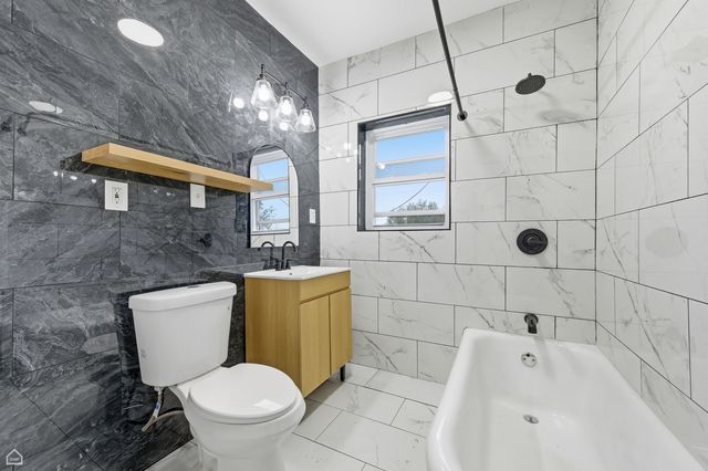 7824 S Euclid Avenue, Chicago, IL 60649