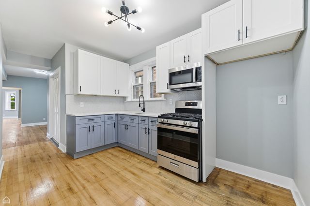 7824 S Euclid Avenue, Chicago, IL 60649