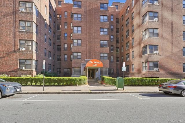 210 Martine Avenue 5L, White Plains, NY 10601