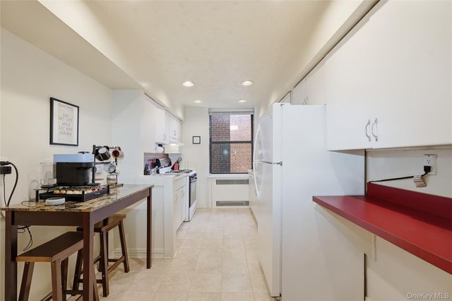 210 Martine Avenue 5L, White Plains, NY 10601
