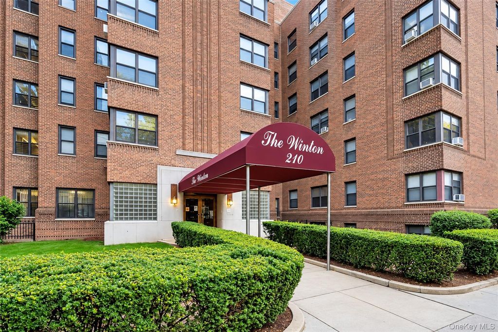 210 Martine Avenue 5L, White Plains, NY 10601 — exterior