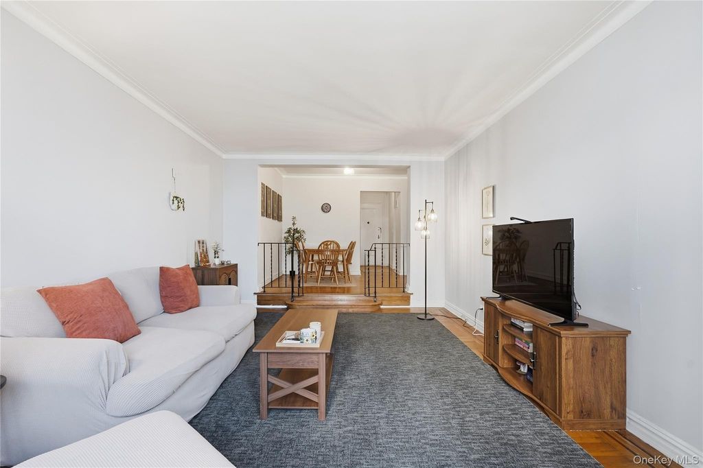 210 Martine Avenue 5L, White Plains, NY 10601 — photo 5
