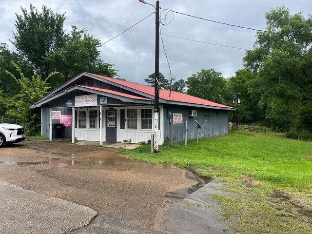 603 Highway 147, Broaddus, TX 75929