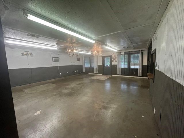 603 Highway 147, Broaddus, TX 75929