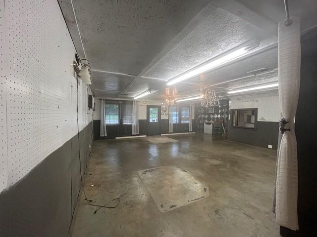 603 Highway 147, Broaddus, TX 75929