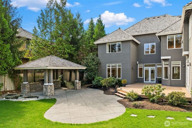 2330 279th Drive SE, Sammamish, WA 98075