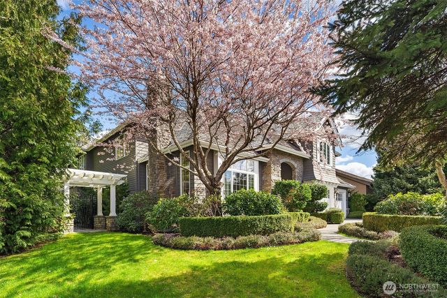 2330 279th Drive SE, Sammamish, WA 98075