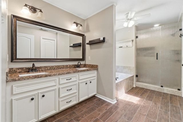 14 E Forest Court, Conroe, TX 77384