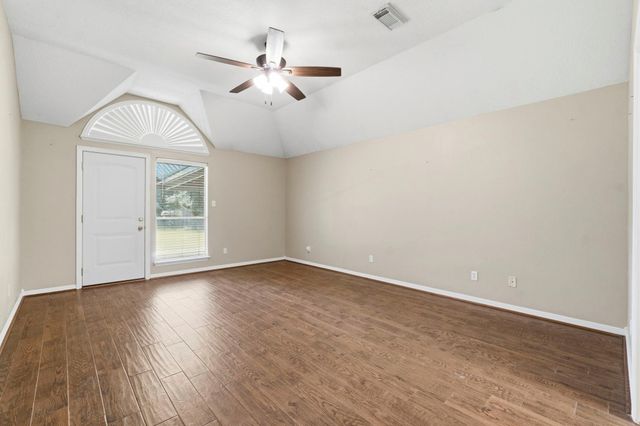 14 E Forest Court, Conroe, TX 77384