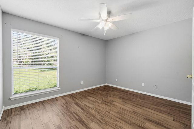 14 E Forest Court, Conroe, TX 77384