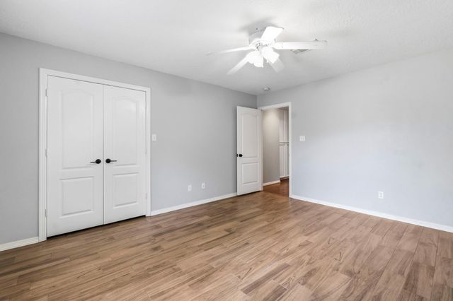 14 E Forest Court, Conroe, TX 77384