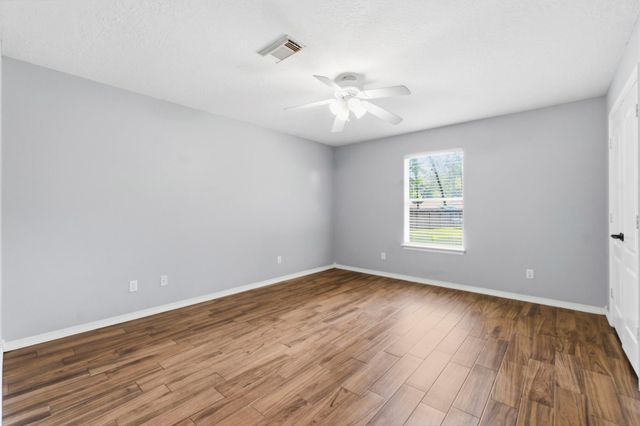 14 E Forest Court, Conroe, TX 77384