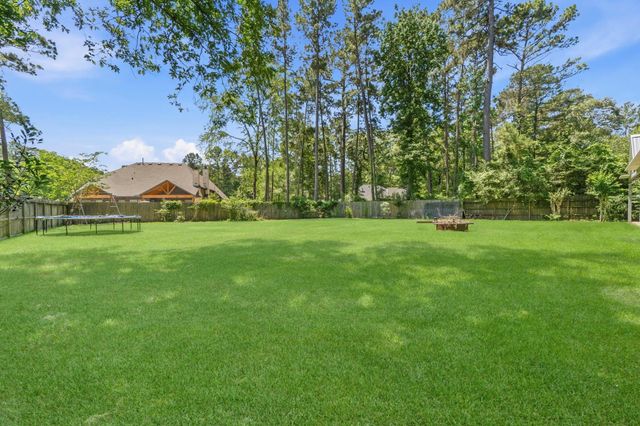 14 E Forest Court, Conroe, TX 77384