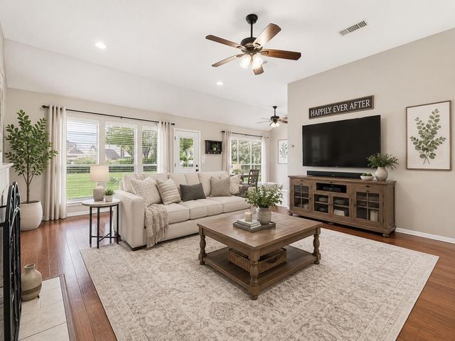 14 E Forest Court, Conroe, TX 77384