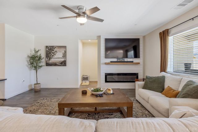 2146 W Escher Drive, Hanford, CA 93230